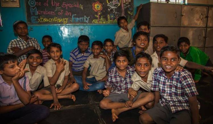Straßenkinder in Bangalore, Indien